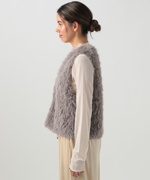 BAYFLOW（ベイフロー）の「[幅広いシーズンで活躍する]シャギーファーベスト（ベスト・レディース・オフホワイト/グレー/グレイッシュベージュ・FREE）」の12枚目の写真