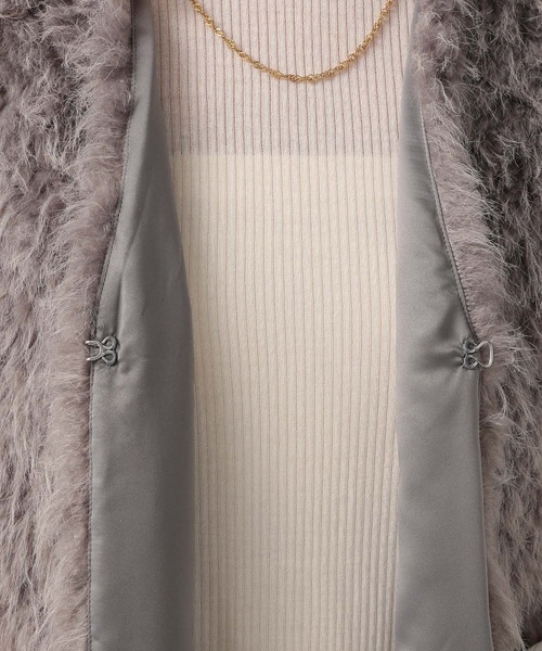 BAYFLOW（ベイフロー）の「[幅広いシーズンで活躍する]シャギーファーベスト（ベスト・レディース・オフホワイト/グレー/グレイッシュベージュ・FREE）」の17枚目の写真
