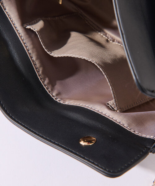 RIVE DROITE（リヴドロワ）の「【３WAYで使える◎】チェーンポシェット（ショルダーバッグ・レディース・ブラック/アイボリー・FREE）」の8枚目の写真