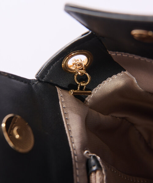 RIVE DROITE（リヴドロワ）の「【３WAYで使える◎】チェーンポシェット（ショルダーバッグ・レディース・ブラック/アイボリー・FREE）」の11枚目の写真