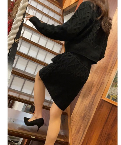 LETee（レティー）の「アラン柄ニットカーディガン＆ミニスカートセット（セットアップ・レディース・ブラック/グレー/ホワイト・FREE）」の9枚目の写真