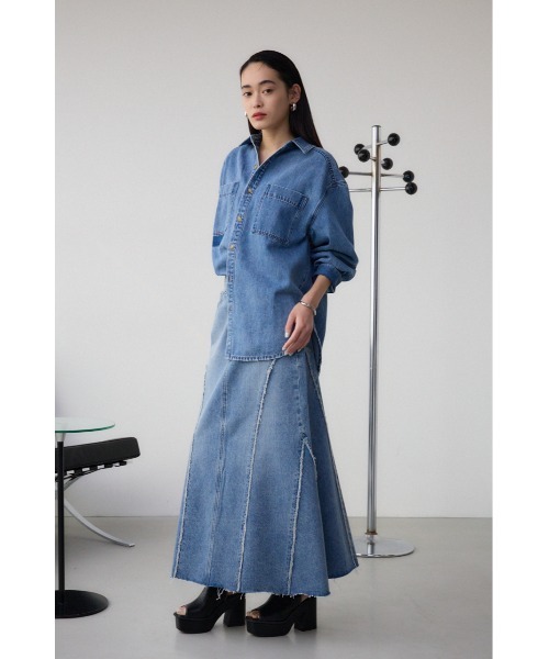 AZUL by moussy(アズールバイマウジー)の「AZUL DENIM フリンジ切替デニムスカート(デニムスカート・レディース・ブルー・MEDIUM/SMALL)」の9枚目の写真