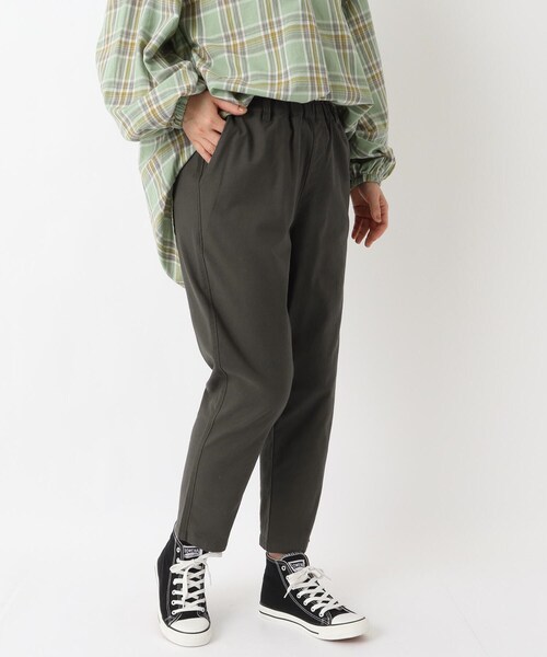 one'sterrace(ワンズテラス)の「綿ツイル9分丈テーパードパンツ(その他パンツ・レディース・グレー系その他7/カーキ系5/ベージュ系9・02)」の2枚目の写真