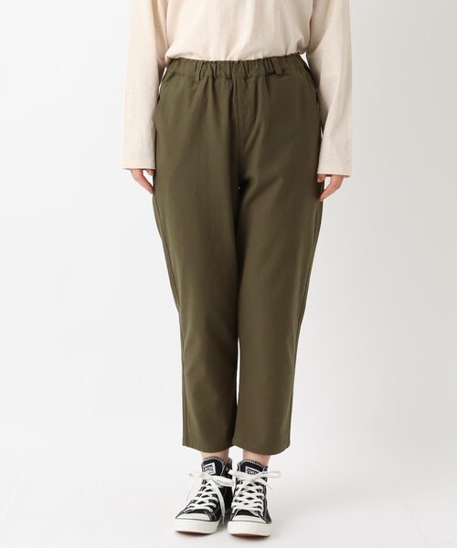 one'sterrace(ワンズテラス)の「綿ツイル9分丈テーパードパンツ(その他パンツ・レディース・グレー系その他7/カーキ系5/ベージュ系9・02)」の4枚目の写真