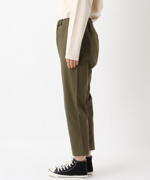 one'sterrace(ワンズテラス)の「綿ツイル9分丈テーパードパンツ(その他パンツ・レディース・グレー系その他7/カーキ系5/ベージュ系9・02)」の5枚目の写真