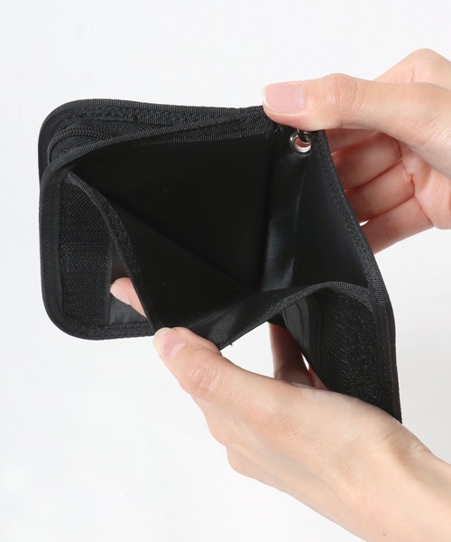 Lee（リー）の「Lee（リー）ブランドワンポイントロゴ刺繍ラウンドファスナー財布/ネックストラップ付きウォレット（財布・メンズ・ブラック×ブルー/ブラック×グリーン/ブラック/ブラック×レッド・FREE）」の15枚目の写真