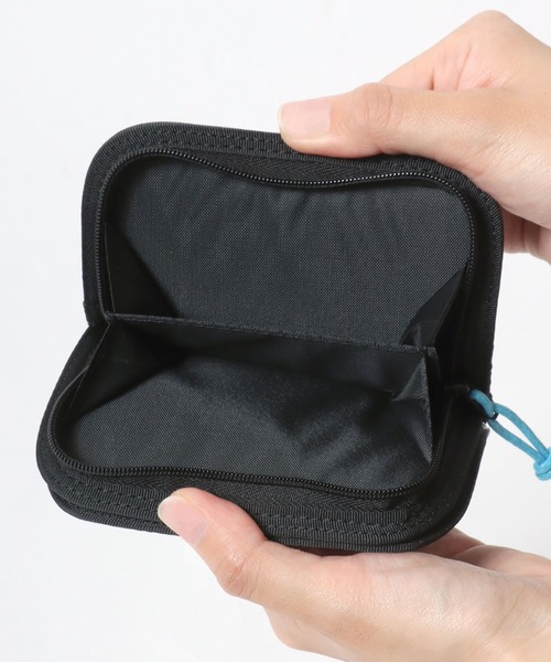 Lee（リー）の「Lee（リー）ブランドワンポイントロゴ刺繍ラウンドファスナー財布/ネックストラップ付きウォレット（財布・メンズ・ブラック×ブルー/ブラック×グリーン/ブラック/ブラック×レッド・FREE）」の17枚目の写真