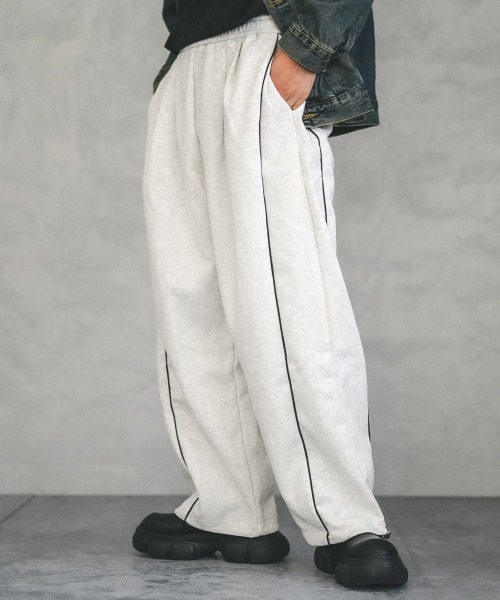 Shoowtime(ショウタイム)の「Side piping design wide sweat pants / サイドパイピングデザインワイドスウェットパンツ(スウェットパンツ・メンズ・ブラック/ヘザーグレー・X-LARGE/LARGE/MEDIUM)」の1枚目の写真