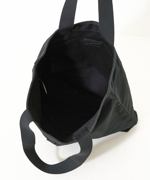 NEW ERA(ニューエラ)の「【NEW ERA/ニューエラ】ライトトートバッグ 14L(トートバッグ・メンズ・アイボリー/ブラック・FREE)」の9枚目の写真