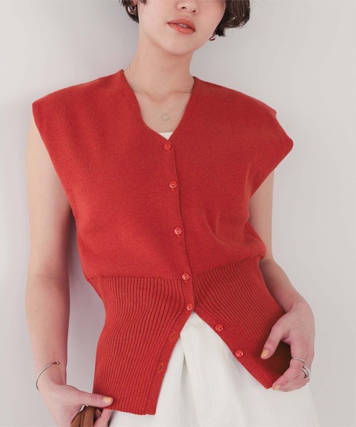 titivate（ティティベイト）の「ノースリーブVネックリブニットベスト（ベスト・レディース・ブラック/ライトグレー/レッド・M/L）」の3枚目の写真