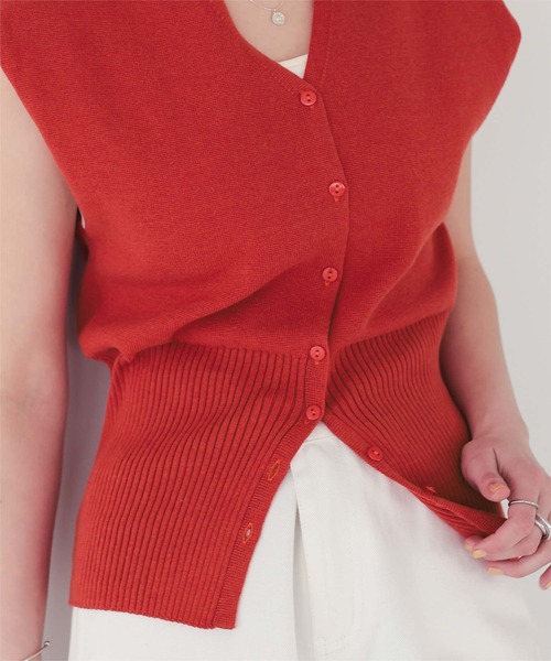 titivate（ティティベイト）の「ノースリーブVネックリブニットベスト（ベスト・レディース・ブラック/ライトグレー/レッド・M/L）」の20枚目の写真