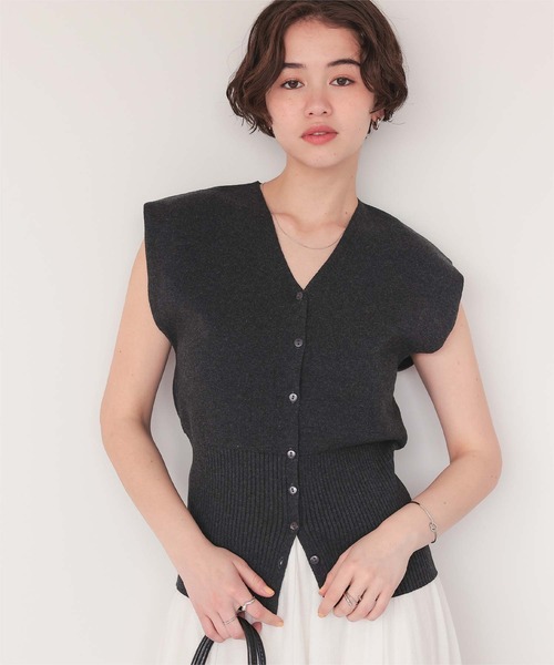 titivate（ティティベイト）の「ノースリーブVネックリブニットベスト（ベスト・レディース・ブラック/ライトグレー/レッド・M/L）」の10枚目の写真