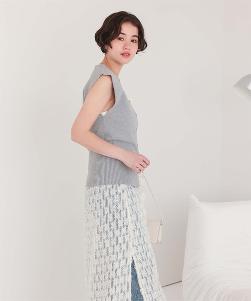 titivate（ティティベイト）の「ノースリーブVネックリブニットベスト（ベスト・レディース・ブラック/ライトグレー/レッド・M/L）」の16枚目の写真