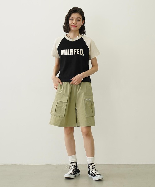 MILKFED.(ミルクフェド)の「MILKFED. COMPACT B/B TEE(Tシャツ/カットソー・レディース・ホワイト/ブラック/チャコール・M/S)」の6枚目の写真