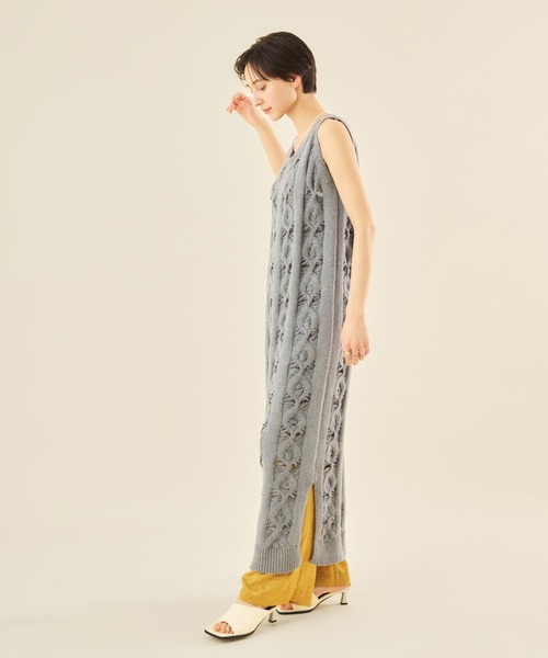 Muscat（マスカット）の「かぎ針編みニットタンクワンピース（ワンピース・レディース・ライトグレー/クリーム・M）」の2枚目の写真