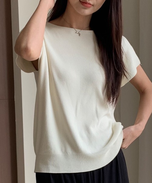 maison de LATIR(メゾンドラティール)の「ボートネックフレンチスリーブ半袖サマーニット(Tシャツ/カットソー・レディース・アイボリー/ホワイト/チャコール/ブルー・ONESIZE)」の3枚目の写真