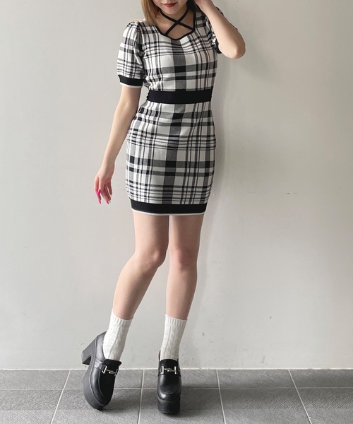 abc une face(アーベーセーアンフェイス)の「ジャガードバックリボンワンピース(ワンピース・レディース・ホワイト×ブラック/ホワイト×ピンク/グレー・FREE)」の8枚目の写真