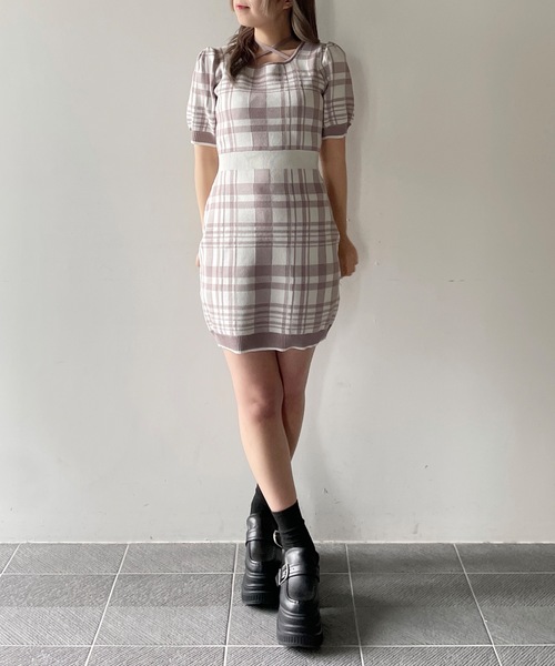 abc une face(アーベーセーアンフェイス)の「ジャガードバックリボンワンピース(ワンピース・レディース・ホワイト×ブラック/ホワイト×ピンク/グレー・FREE)」の9枚目の写真