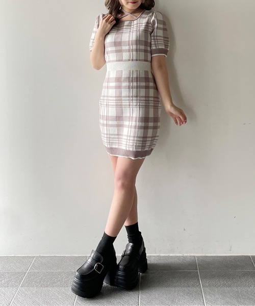abc une face(アーベーセーアンフェイス)の「ジャガードバックリボンワンピース(ワンピース・レディース・ホワイト×ブラック/ホワイト×ピンク/グレー・FREE)」の10枚目の写真