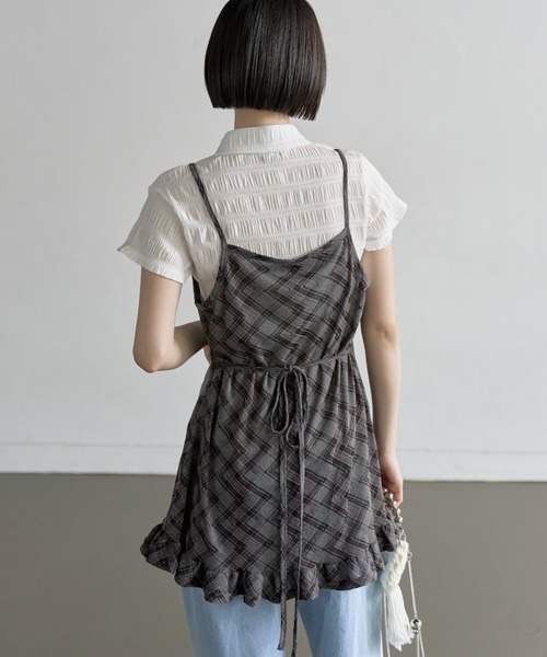 UNE MANSION（ユヌマンション）の「【UNE ORIGINAL】ウエストマークくるくるストリングフリルシースルーチェックミディ丈レイヤードワンピース（キャミソール・レディース・ベージュ/アイボリー/ブラック・FREE）」の9枚目の写真