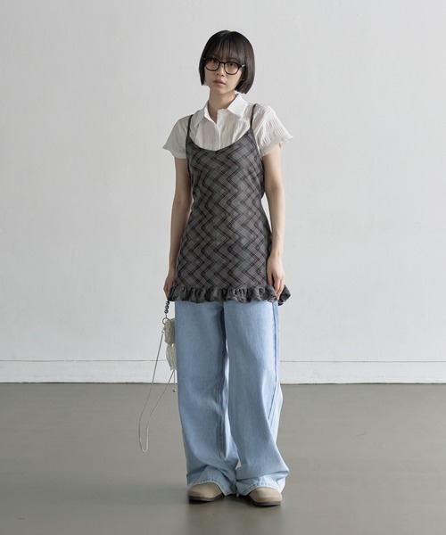 UNE MANSION（ユヌマンション）の「【UNE ORIGINAL】ウエストマークくるくるストリングフリルシースルーチェックミディ丈レイヤードワンピース（キャミソール・レディース・ベージュ/アイボリー/ブラック・FREE）」の7枚目の写真