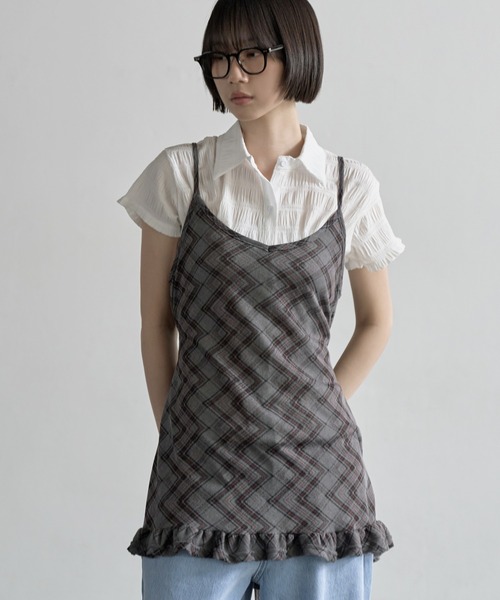 UNE MANSION（ユヌマンション）の「【UNE ORIGINAL】ウエストマークくるくるストリングフリルシースルーチェックミディ丈レイヤードワンピース（キャミソール・レディース・ベージュ/アイボリー/ブラック・FREE）」の8枚目の写真