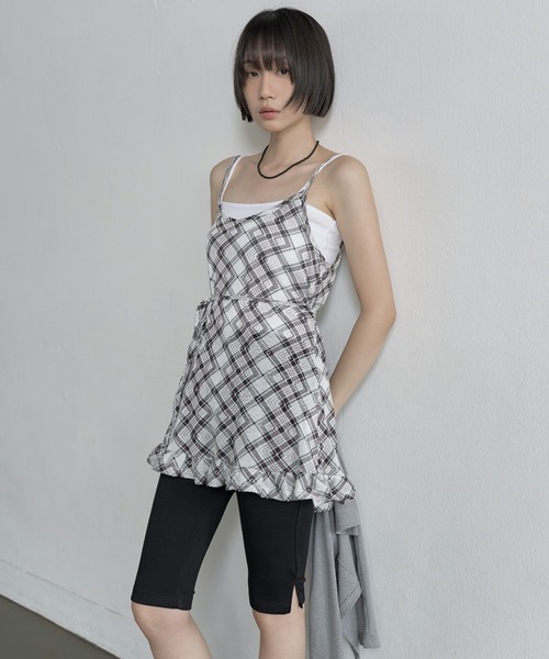UNE MANSION（ユヌマンション）の「【UNE ORIGINAL】ウエストマークくるくるストリングフリルシースルーチェックミディ丈レイヤードワンピース（キャミソール・レディース・ベージュ/アイボリー/ブラック・FREE）」の13枚目の写真
