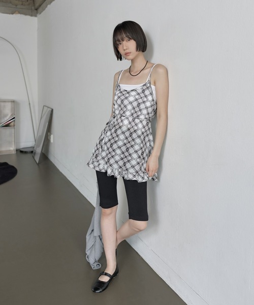 UNE MANSION（ユヌマンション）の「【UNE ORIGINAL】ウエストマークくるくるストリングフリルシースルーチェックミディ丈レイヤードワンピース（キャミソール・レディース・ベージュ/アイボリー/ブラック・FREE）」の20枚目の写真