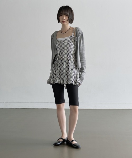 UNE MANSION（ユヌマンション）の「【UNE ORIGINAL】ウエストマークくるくるストリングフリルシースルーチェックミディ丈レイヤードワンピース（キャミソール・レディース・ベージュ/アイボリー/ブラック・FREE）」の22枚目の写真