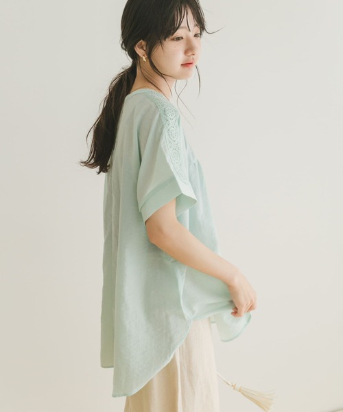 ITEMS URBANRESEARCH（アイテムズ アーバンリサーチ）の「ピンタックレースブラウス（シャツ/ブラウス・レディース・ブラック/ライトブルー/オフホワイト/ミント・FREE）」の5枚目の写真