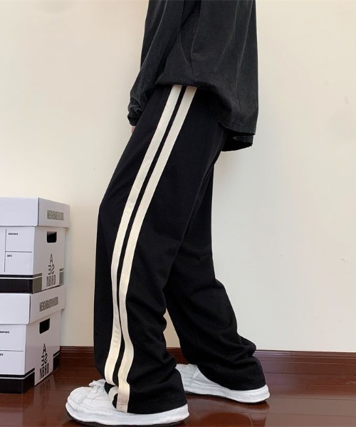 SHEPP（シープ）の「サイドラインスウェットワイドパンツ（スウェットパンツ・メンズ・ブラック・M/L）」の2枚目の写真