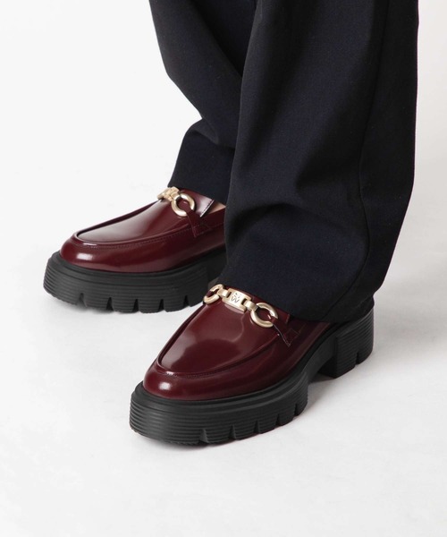 STUART WEITZMAN（スチュアートワイツマン）の「STUART WEITZMAN NOLITA SW SIGNATURE LOAFER スチュアート・ワイツマン ノリータ シグニチャー ローファー（ローファー・レディース・バーガンディー/ブラック・36.5/37/37.5/35.5/36/35）」の9枚目の写真