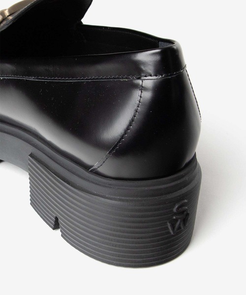 STUART WEITZMAN（スチュアートワイツマン）の「STUART WEITZMAN NOLITA SW SIGNATURE LOAFER スチュアート・ワイツマン ノリータ シグニチャー ローファー（ローファー・レディース・バーガンディー/ブラック・36.5/37/37.5/35.5/36/35）」の16枚目の写真
