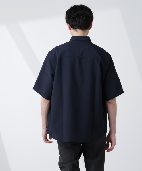 NANO universe（ナノユニバース）の「セオアルファシャツ 半袖（セットアップ可）（シャツ/ブラウス・メンズ・ブラック/ネイビー/ブラウン・S/M/L）」の6枚目の写真