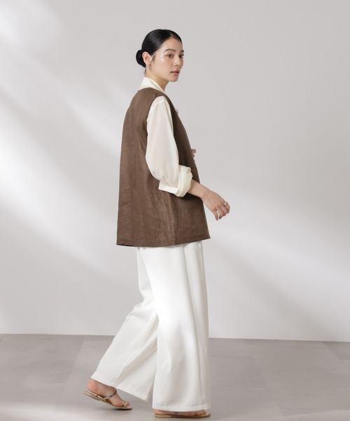 NANO universe（ナノユニバース）の「ヨーロピアンフラックス スリットポケットジレ（セットアップ可）（ノーカラージャケット・レディース・ベージュ/ブラウン/ネイビー/オフホワイト・FREE）」の18枚目の写真