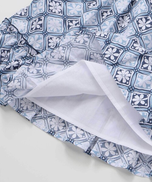 BeBe（ベベ）の「【お揃い】復刻アーカイブタイル柄切り替えパフスリーブワンピース(90~150cm)（ワンピース・キッズ・ブルー系その他・120cm/130cm/90cm/110cm/100cm/140cm/150cm）」の11枚目の写真