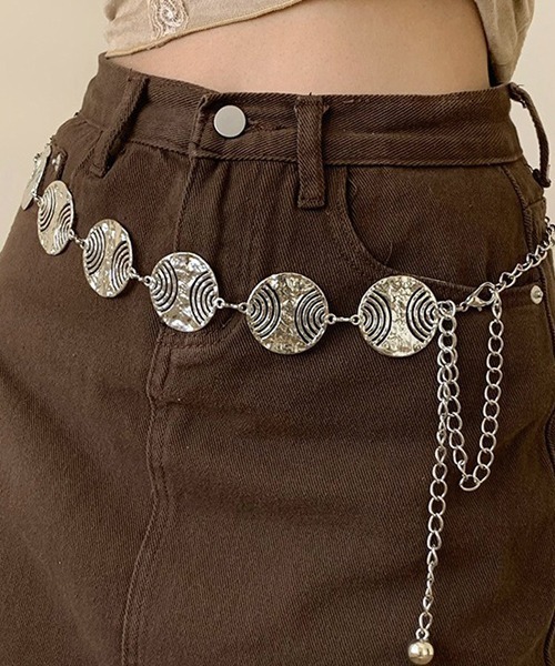 VIBGYOR Women（ヴィブジョー　ウィメン）の「【urge select】エスニックデザイン コンチョ メタル チェーンベルト【6パターン展開】（ベルト・レディース・シルバー系6/シルバー系4/シルバー系2/シルバー系1/シルバー系5/シルバー系3・FREE）」の5枚目の写真