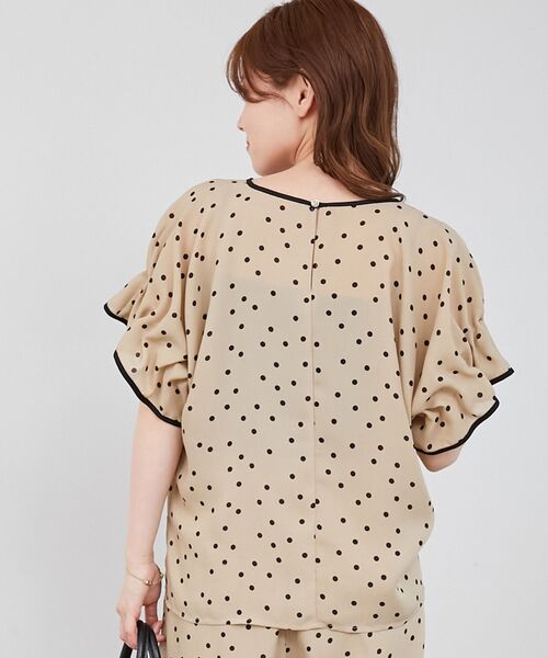 le.coeur blanc(ルクールブラン)の「リネンライクスラブドットギャザーブラウス(シャツ/ブラウス・レディース・グレー系その他/ベージュ系その他2・38)」の5枚目の写真