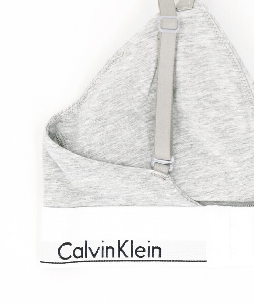 Calvin Klein Underwear(カルバンクラインアンダーウェア)の「Calvin Klein Underwear/カルバンクライン Cotton Modalトライアングルブラ / QF5650 / LGHT LINED TRIANGLE(ブラジャー・レディース・ブラック/グレー・SMALL)」の5枚目の写真