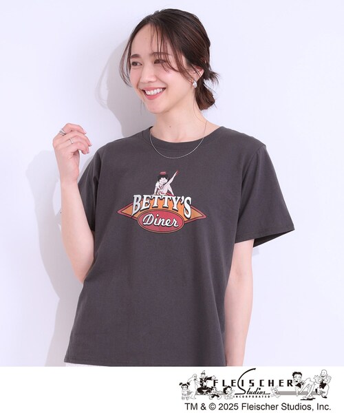 Cutie Blonde（キューティーブロンド）の「【BETTY BOOP（TM）別注】ベーシックTシャツ（Tシャツ/カットソー・レディース・チャコール/ホワイト系3/ブラック系1/ホワイト系4・04/03/02/01）」の7枚目の写真