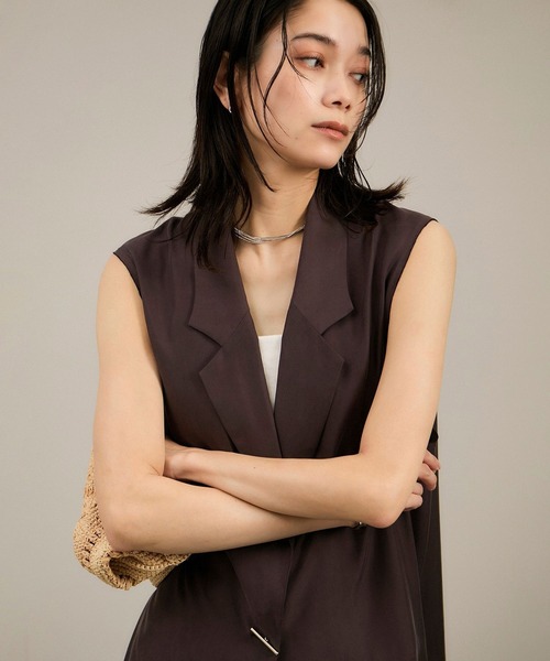 SALON adam et rope'（サロン アダム エ ロペ）の「キュプラツイルジレブラウス［セットアップ対応］（ベスト・レディース・ブラウン/ベージュ・FREE）」の8枚目の写真