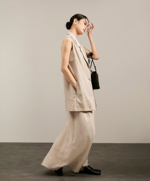 SALON adam et rope'（サロン アダム エ ロペ）の「キュプラツイルジレブラウス［セットアップ対応］（ベスト・レディース・ブラウン/ベージュ・FREE）」の10枚目の写真