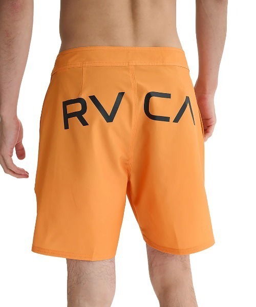 RVCA（ルーカ）の「RVCA メンズ BACK TRUNK ボードショーツ 【2025年夏モデル】/ルーカバックプリントロゴサーフトランクス・ボードショーツ(水着)（水着・メンズ・ピンク系その他/ブラック/オレンジ/ブルー系その他・34inch/28inch/30inch/32inch）」の4枚目の写真