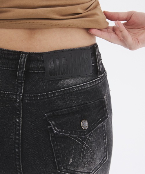 d.i.a.(ダイヤ)の「クラッシュストレッチフレアデニムパンツ(デニムパンツ・レディース・ブルー/ブラック・SMALL/MEDIUM)」の15枚目の写真