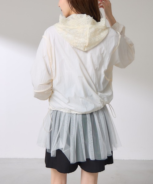 &. NOSTALGIA（アンドドットノスタルジア）の「【ZOZO限定】フードレースナイロンパーカー（パーカー・レディース・アイボリー/ピンク・M）」の13枚目の写真