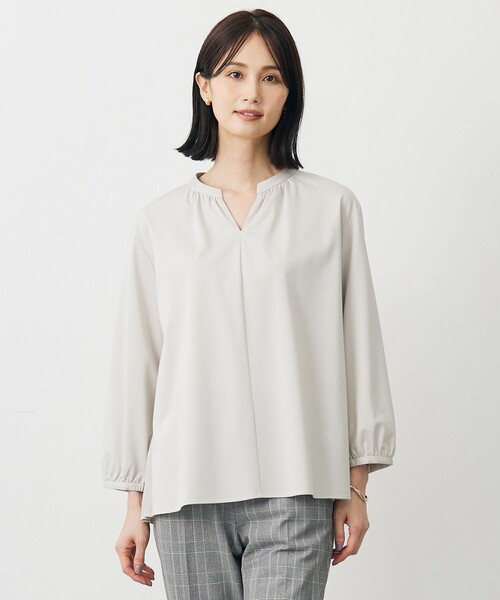 J.PRESS(ジェイプレス)の「コンパクトトリコット バックプリーツ カットソー(Tシャツ/カットソー・レディース・ブルー系/ベージュ系/オレンジ系/ダークブラウン系・MEDIUM/LARGE)」の3枚目の写真