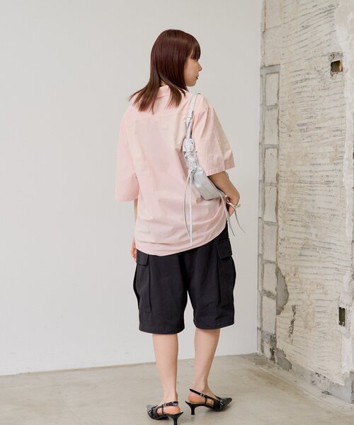 WHIMSIC（ウィムジック）の「【UNISEX/2サイズ展開】ルーズフィットフィールドカーゴショートパンツ（その他パンツ・レディース・ベージュ/ブラック/グレー・1/2）」の4枚目の写真