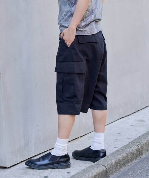 WHIMSIC（ウィムジック）の「【UNISEX/2サイズ展開】ルーズフィットフィールドカーゴショートパンツ（その他パンツ・レディース・ベージュ/ブラック/グレー・1/2）」の6枚目の写真