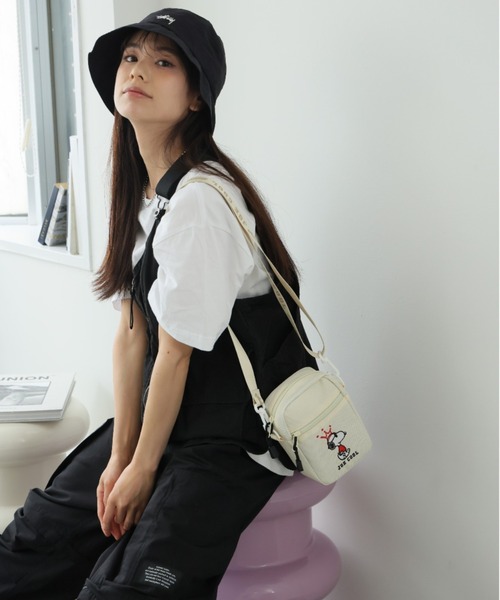 PEANUTS（ピーナッツ）の「PEANUTS ミニショルダーバック（ショルダーバッグ・レディース・アイボリー/ブラック・FREE）」の2枚目の写真