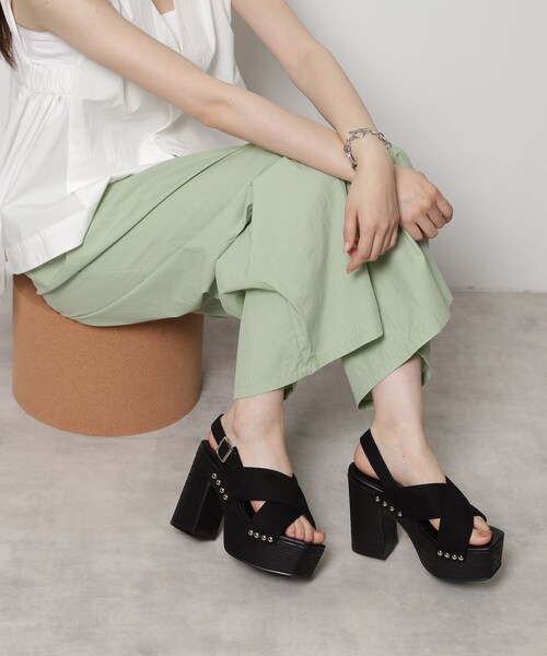 ESPERANZA(エスペランサ)の「【ラク盛り/約12cm】ラク盛り厚底クロススタッズサンダル(サンダル・レディース・ブラウン系1/イエロー系9/ブラック系・S/M/LL/L)」の21枚目の写真